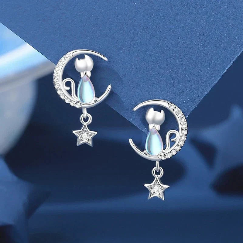 Oorbellen kat met maan en ster in sterling zilver 925 met zirconia