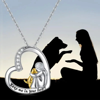 Halsketting met hart van zilver met hond en zirconia stenen